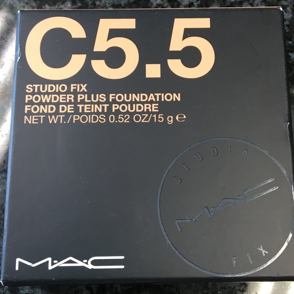 MAC - C5.5 Studio Fix Powder Plus Foundation Net Wt./POIDS .52 OZ/15 g E